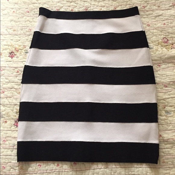Michael Kors Dresses & Skirts - Michael Kors body con skirt